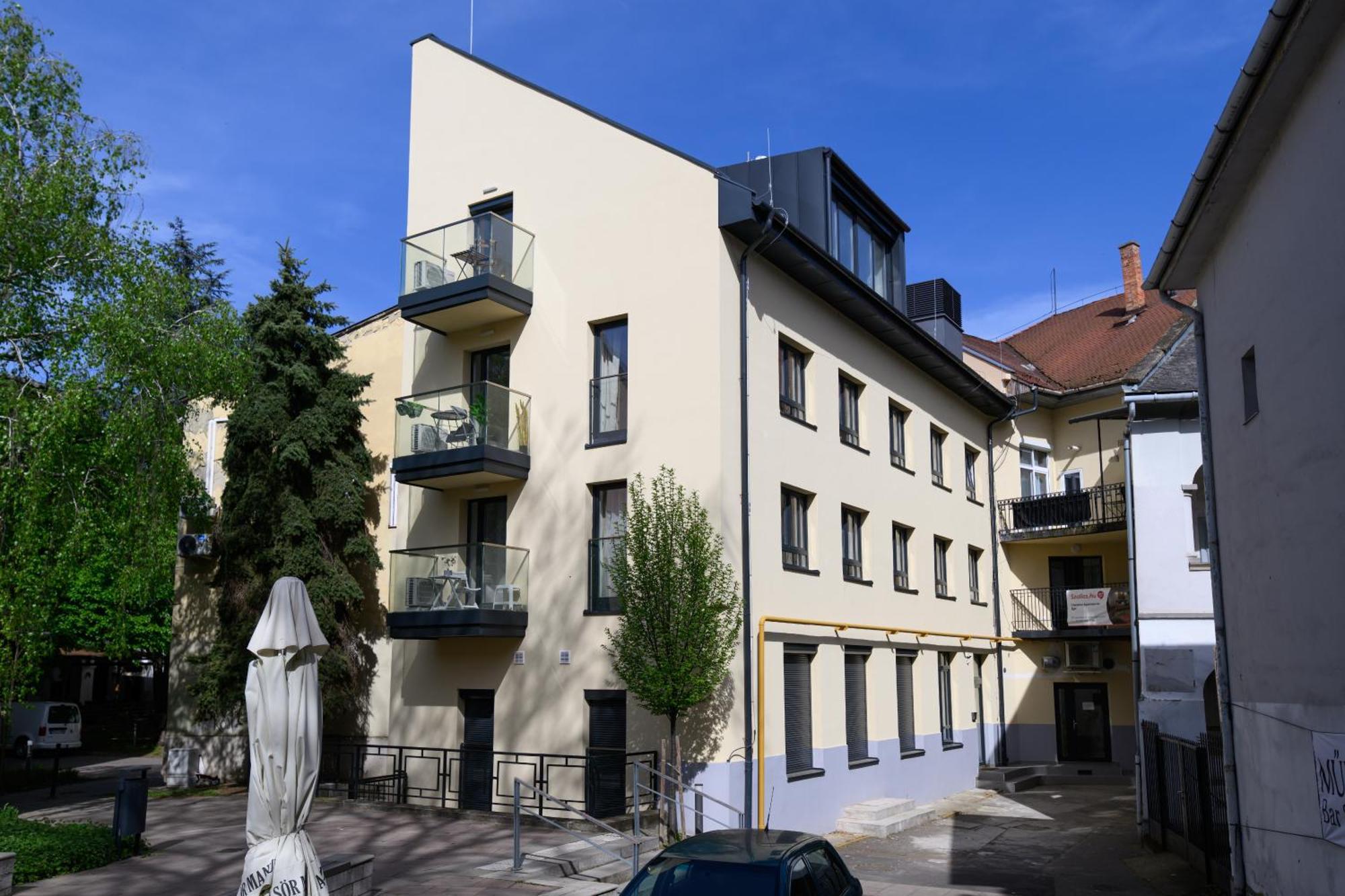 Domino Suite Еґер Екстер'єр фото